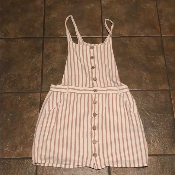 Lined dress with buttons
